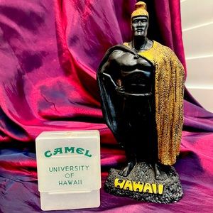Rare CAMEL Cigarette Plastic Case University of Hawaii circa 1940’s